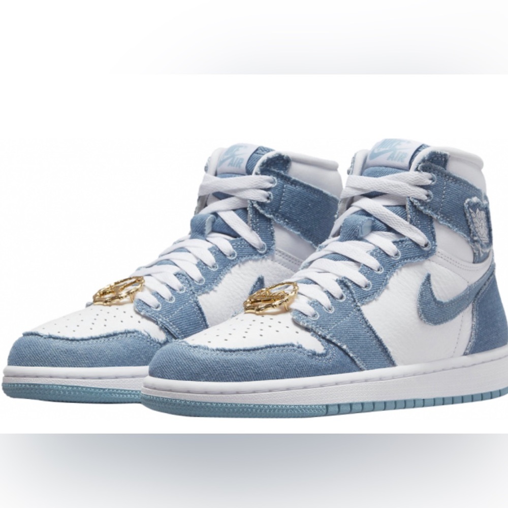 NEW Air Jordan 1 Retro High OG “Denim”
